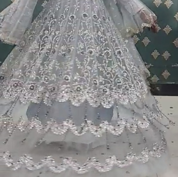 Wedding dress and party dress - Picture 2 of 2